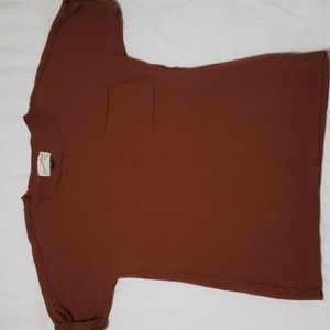Universal Thread One Pocket Top